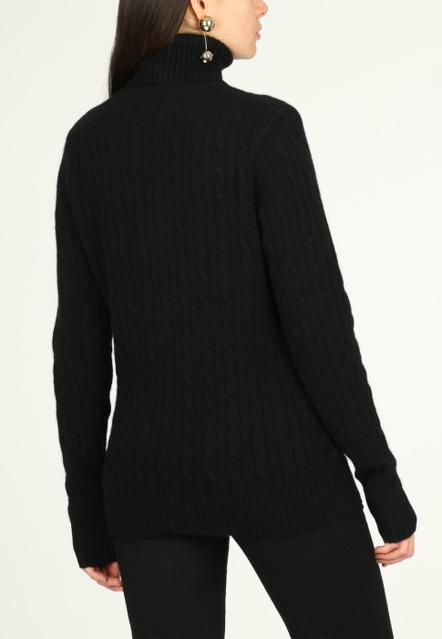 Товар черного цвета с внутренней стороны