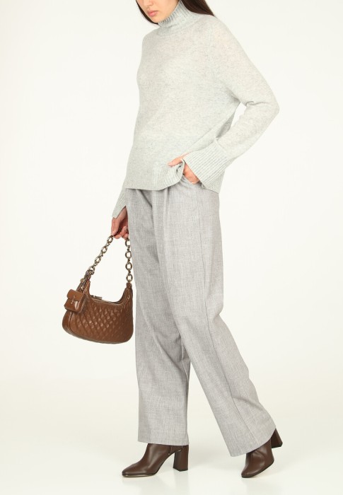 свитер  из германии вид сбоку