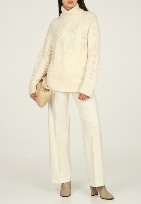 свитер  по цене 113900 руб вид справа