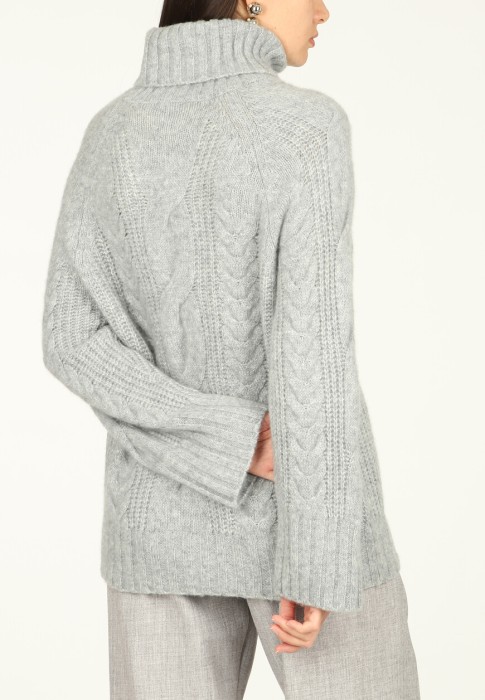 свитер  из германии вид сбоку