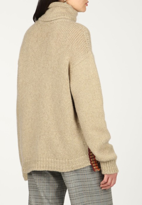 свитер  из италии вид сбоку