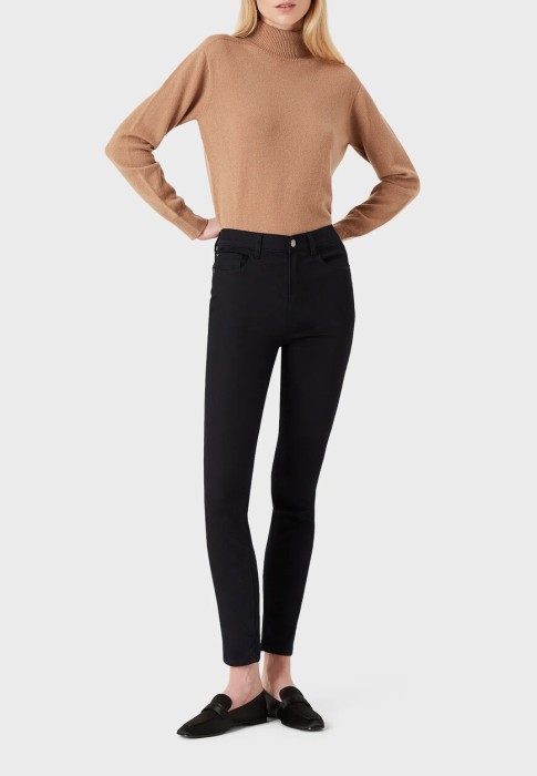 свитер  от бренда emporio armani вид слева