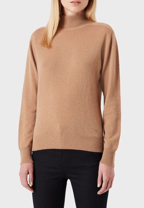 свитер  из проверенных материалов спереди