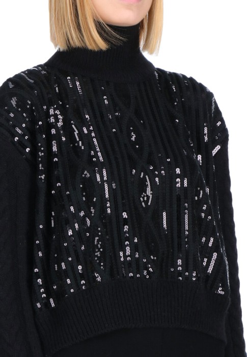 свитер  из италии вид сбоку