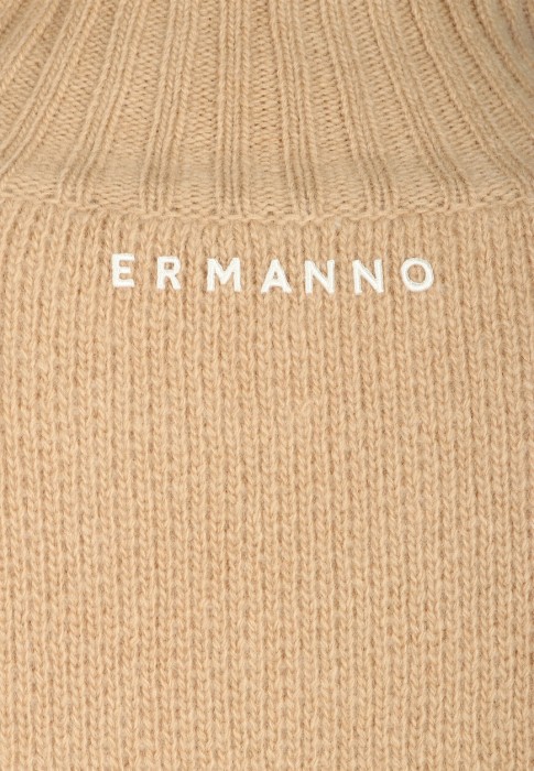 свитер  универсального стиля с лицевой стороны