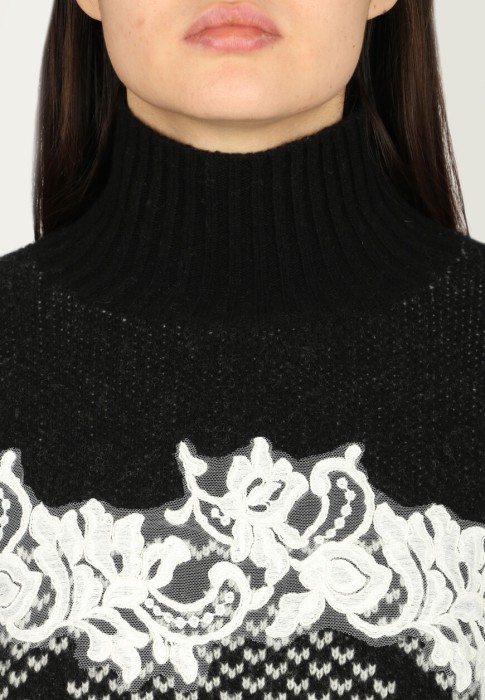 свитер  универсального стиля с лицевой стороны