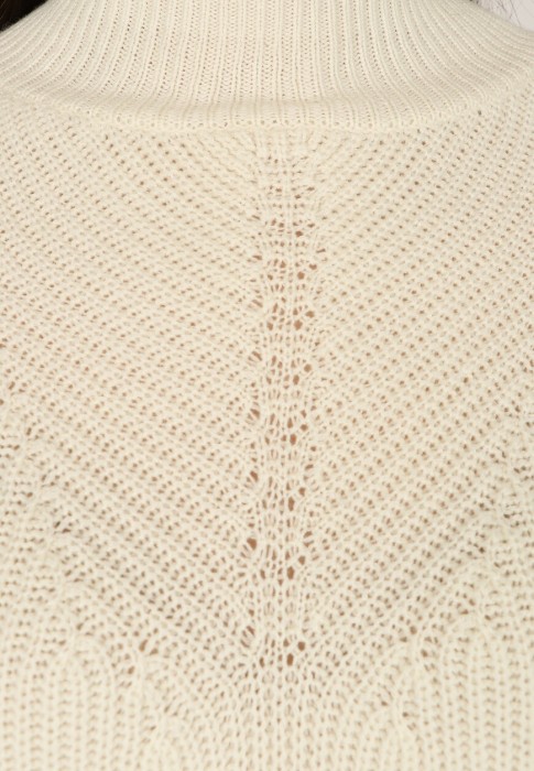 свитер  из проверенных материалов спереди