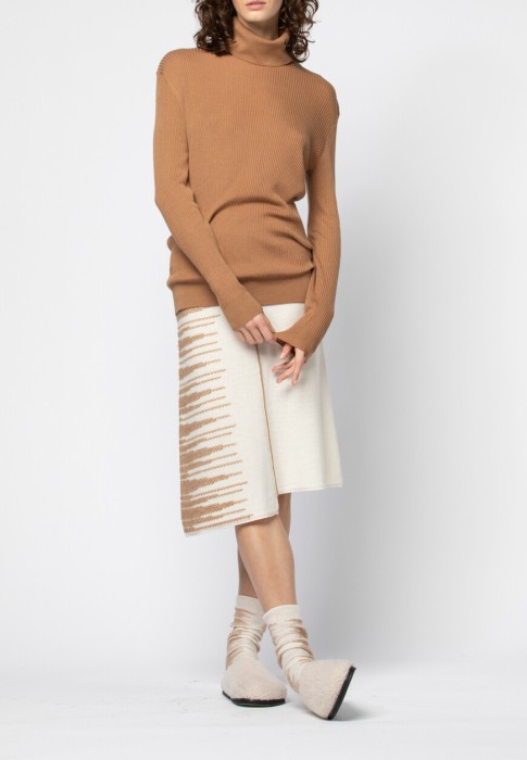 свитер  по цене 42900 руб вид справа