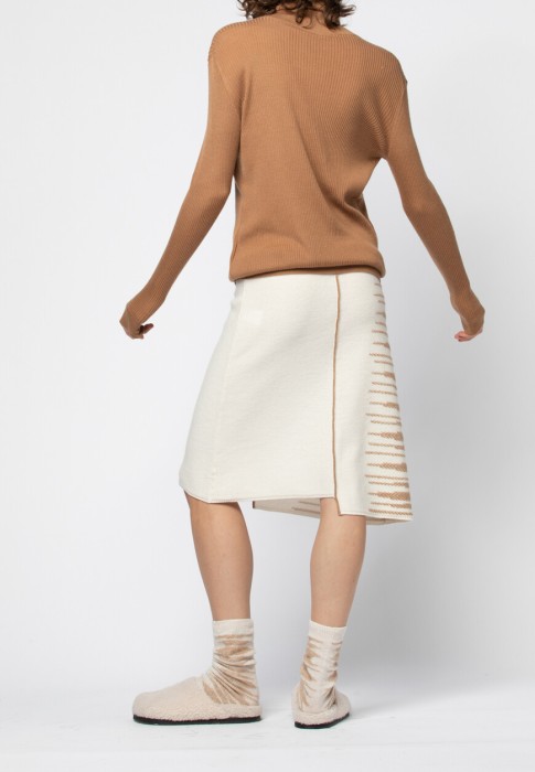 свитер  из италии вид сбоку