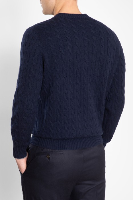 свитер  по цене 131100 руб вид справа