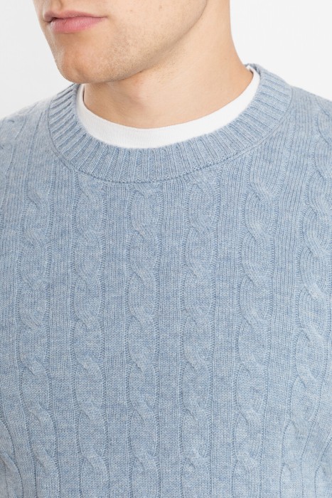 свитер  из италии вид сбоку