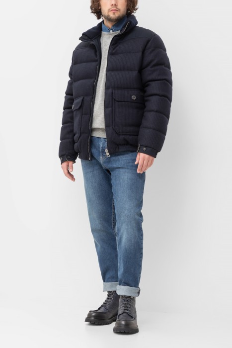 Товар серого цвета с внутренней стороны