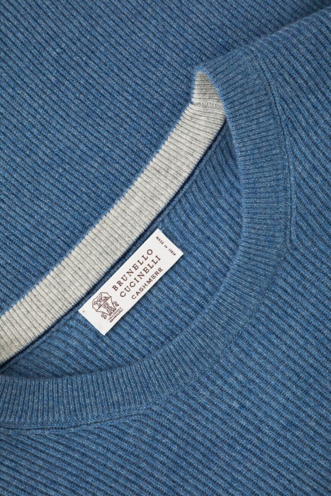 свитер  из кашемира спереди