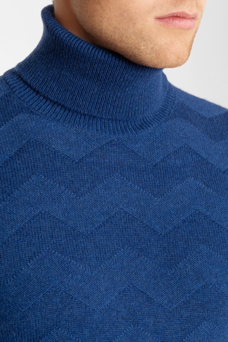 свитер  из италии вид сбоку