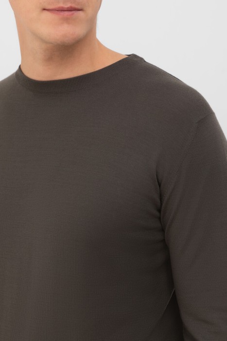 свитер  из англии вид сбоку