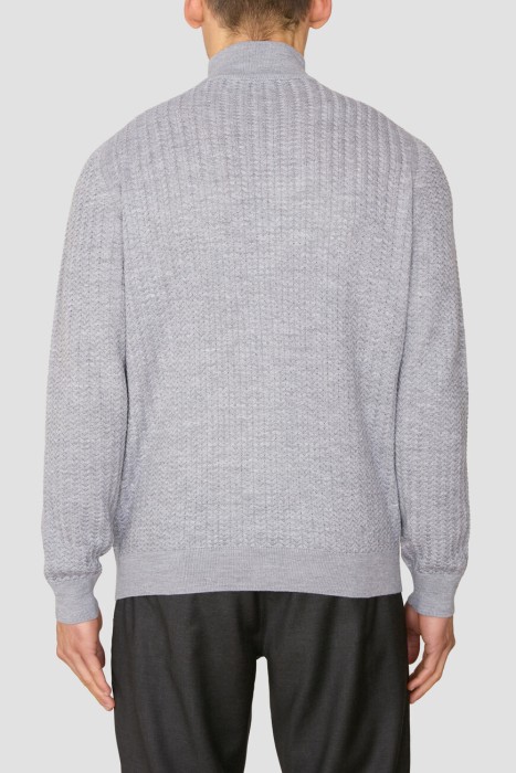 свитер  по цене 156000 руб вид справа