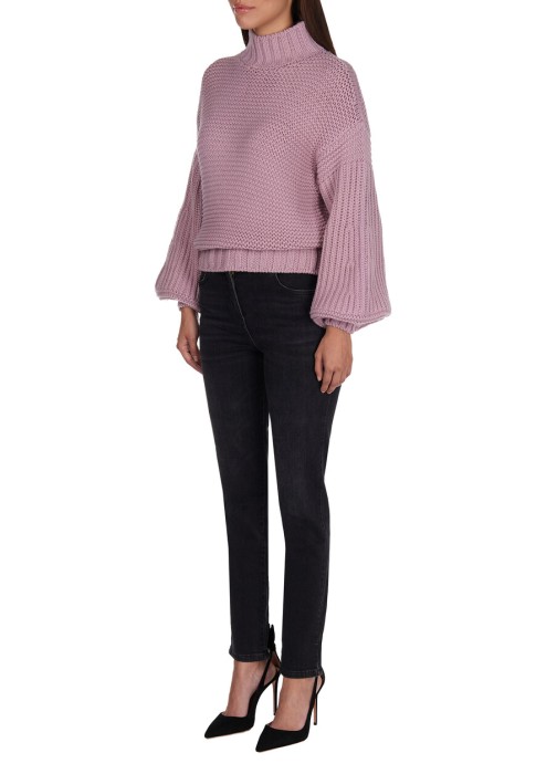 Товар фиолетового цвета с внутренней стороны