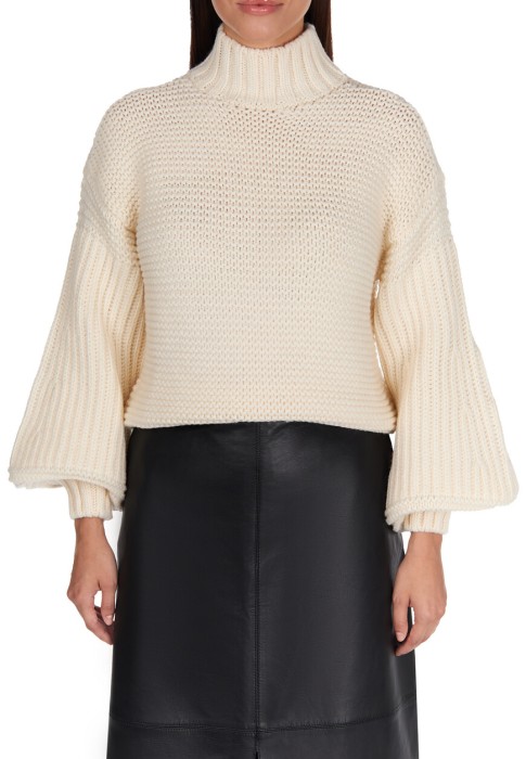 свитер  из проверенных материалов спереди