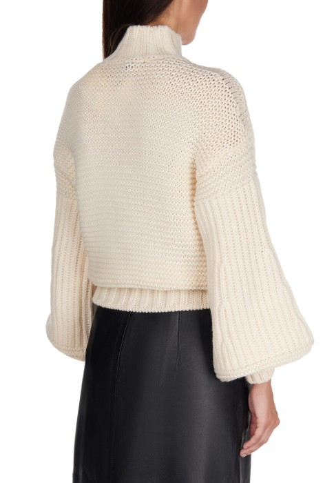 Продукция для женщин фото