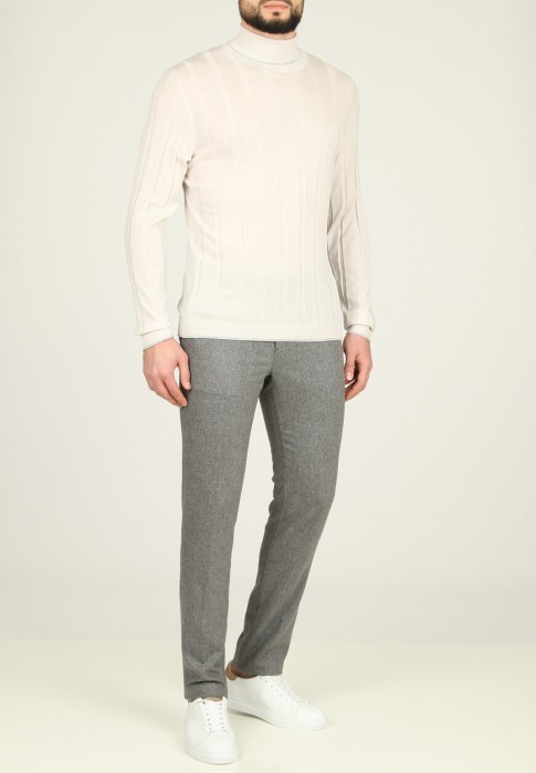 свитер  по цене 47530 руб вид справа