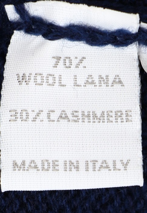 свитер  из проверенных материалов спереди