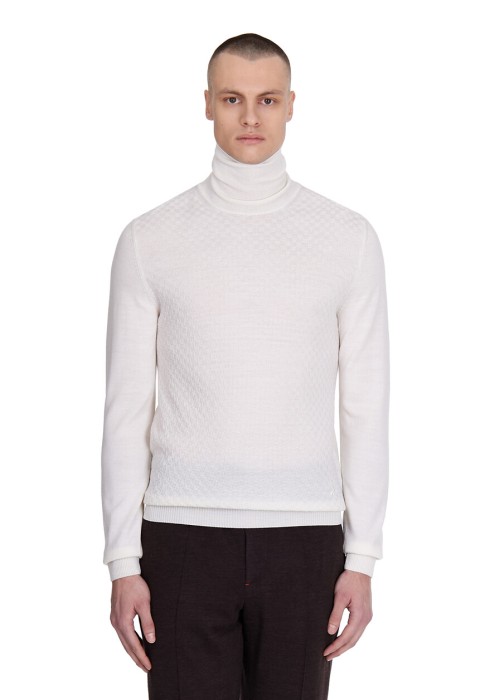 свитер  из италии вид сбоку