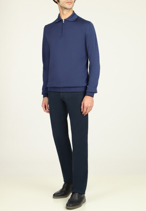 свитер  по цене 47530 руб вид справа