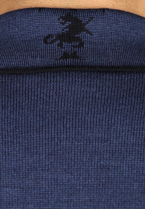 свитер  из проверенных материалов спереди