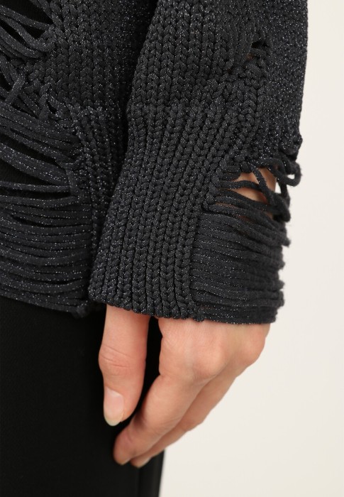 свитер  из проверенных материалов спереди