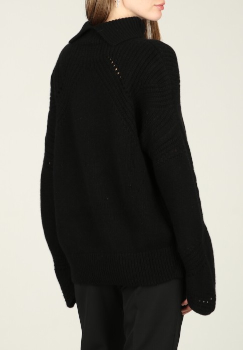 свитер  из проверенных материалов спереди