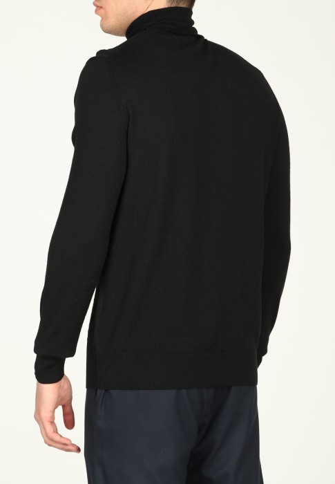 свитер  из италии вид сбоку