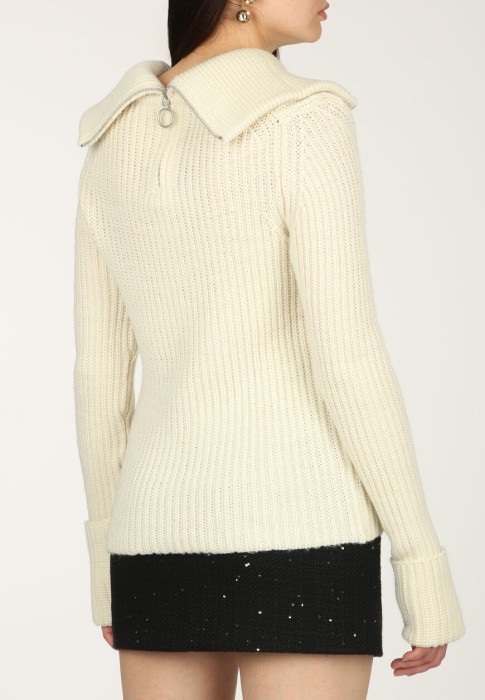 свитер  из проверенных материалов спереди