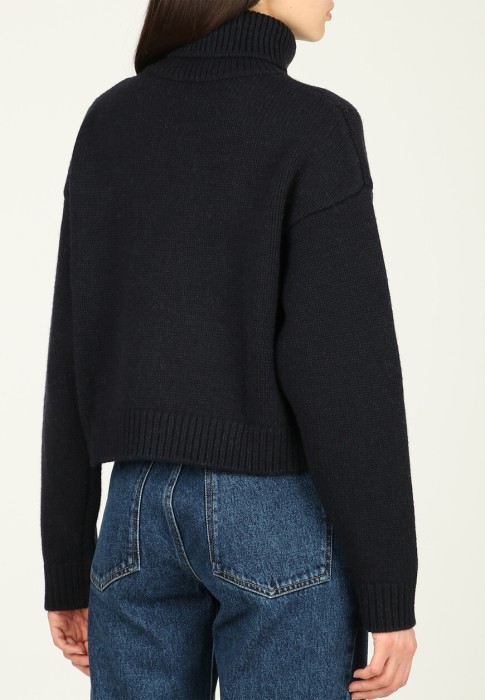 свитер  из франции вид сбоку