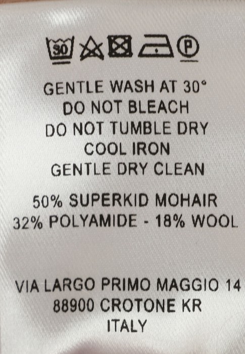 свитер  из проверенных материалов спереди