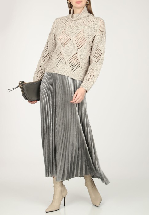 свитер  из италии вид сбоку