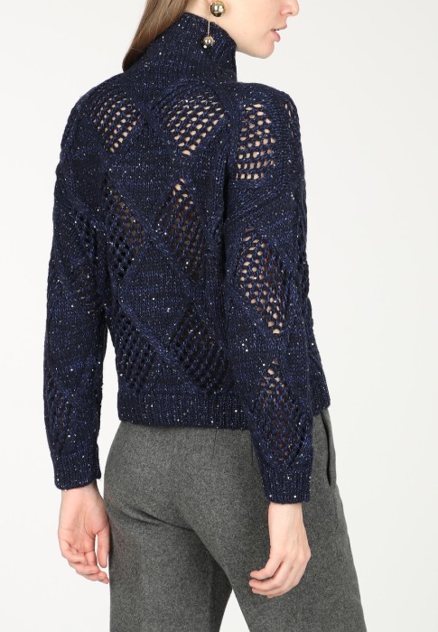 свитер  из италии вид сбоку