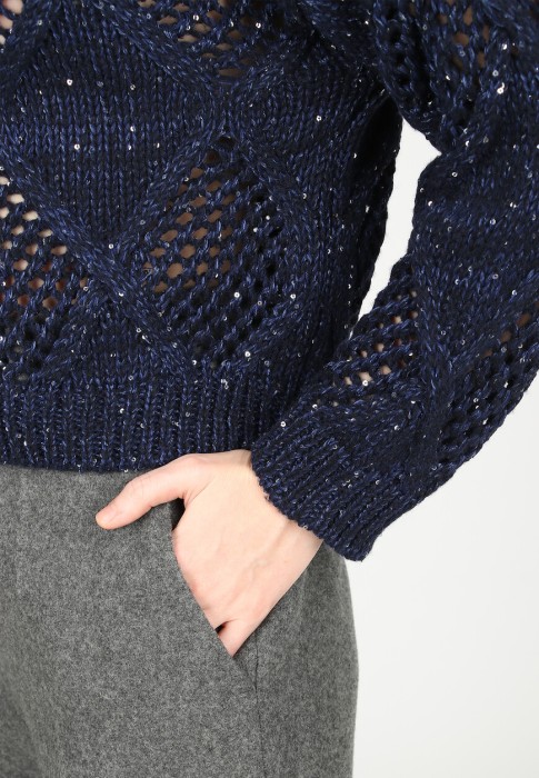 свитер  из проверенных материалов спереди