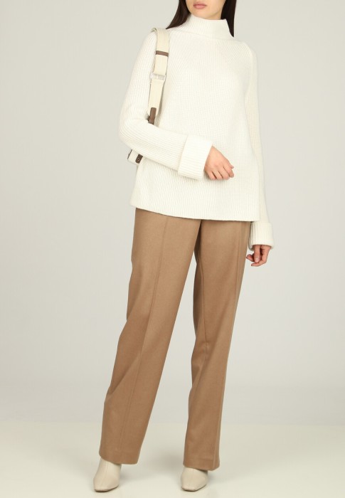 свитер  по цене 46235 руб вид справа