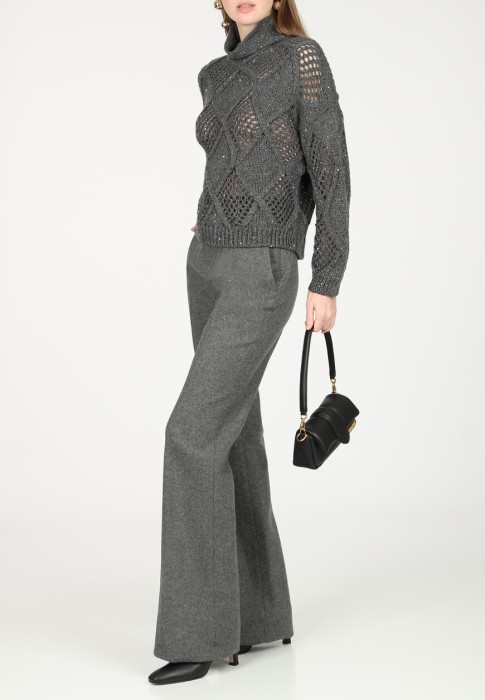 свитер  из италии вид сбоку