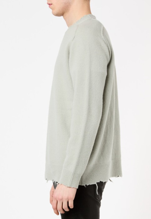 Товар бежевого цвета с внутренней стороны