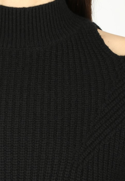 свитер  универсального стиля с лицевой стороны