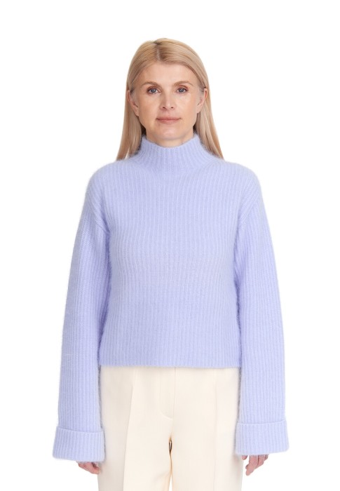 свитер  из италии вид сбоку