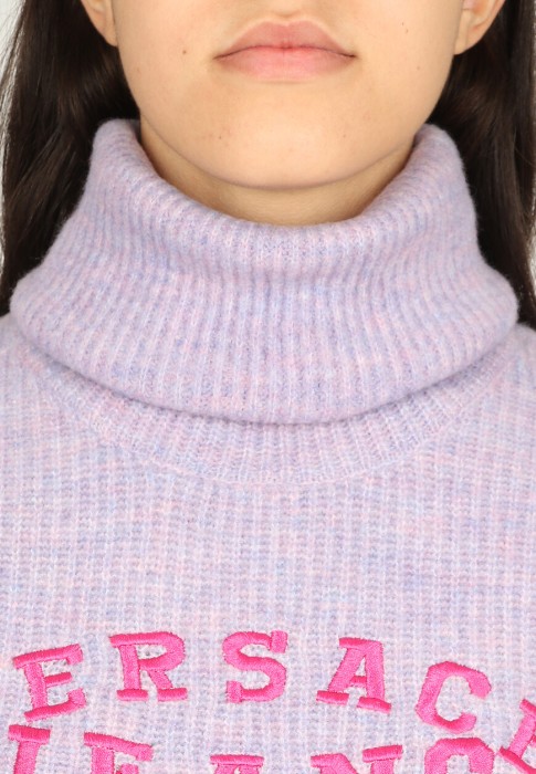 Товар фиолетового цвета с внутренней стороны