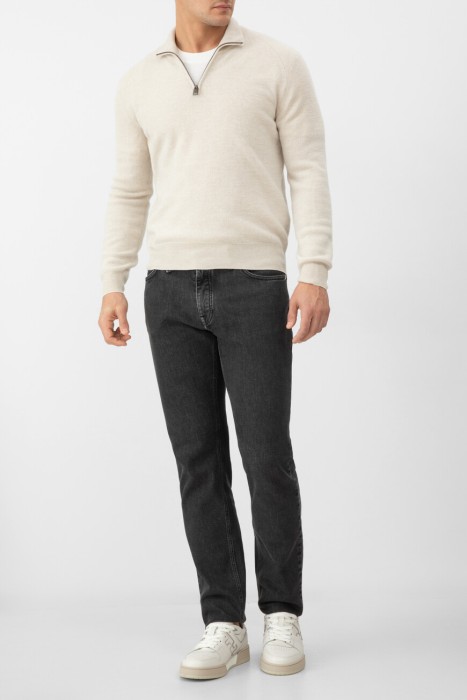 Товар разноцветного цвета с внутренней стороны