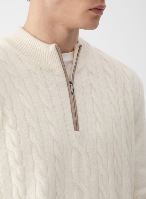 свитер  из италии вид сбоку