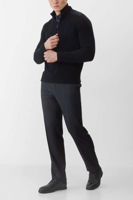 Товар синего цвета с внутренней стороны