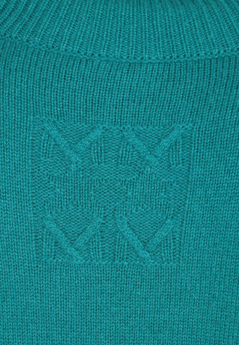 Товар зеленого цвета с внутренней стороны