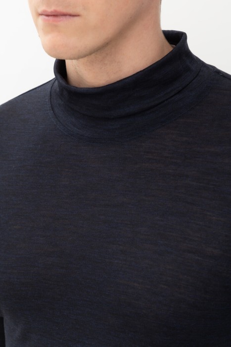 свитер  из италии вид сбоку