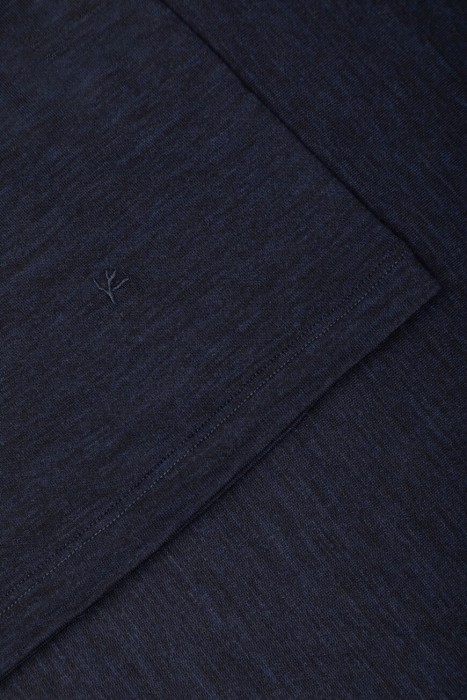 свитер  универсального стиля с лицевой стороны