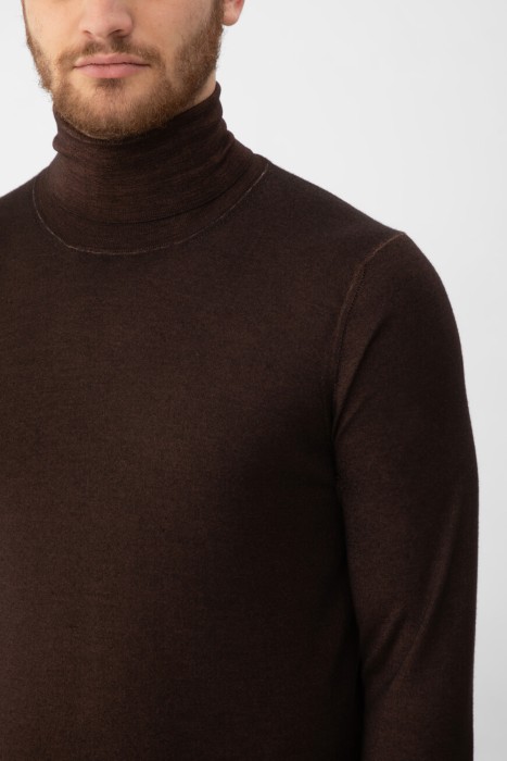 свитер  из италии вид сбоку